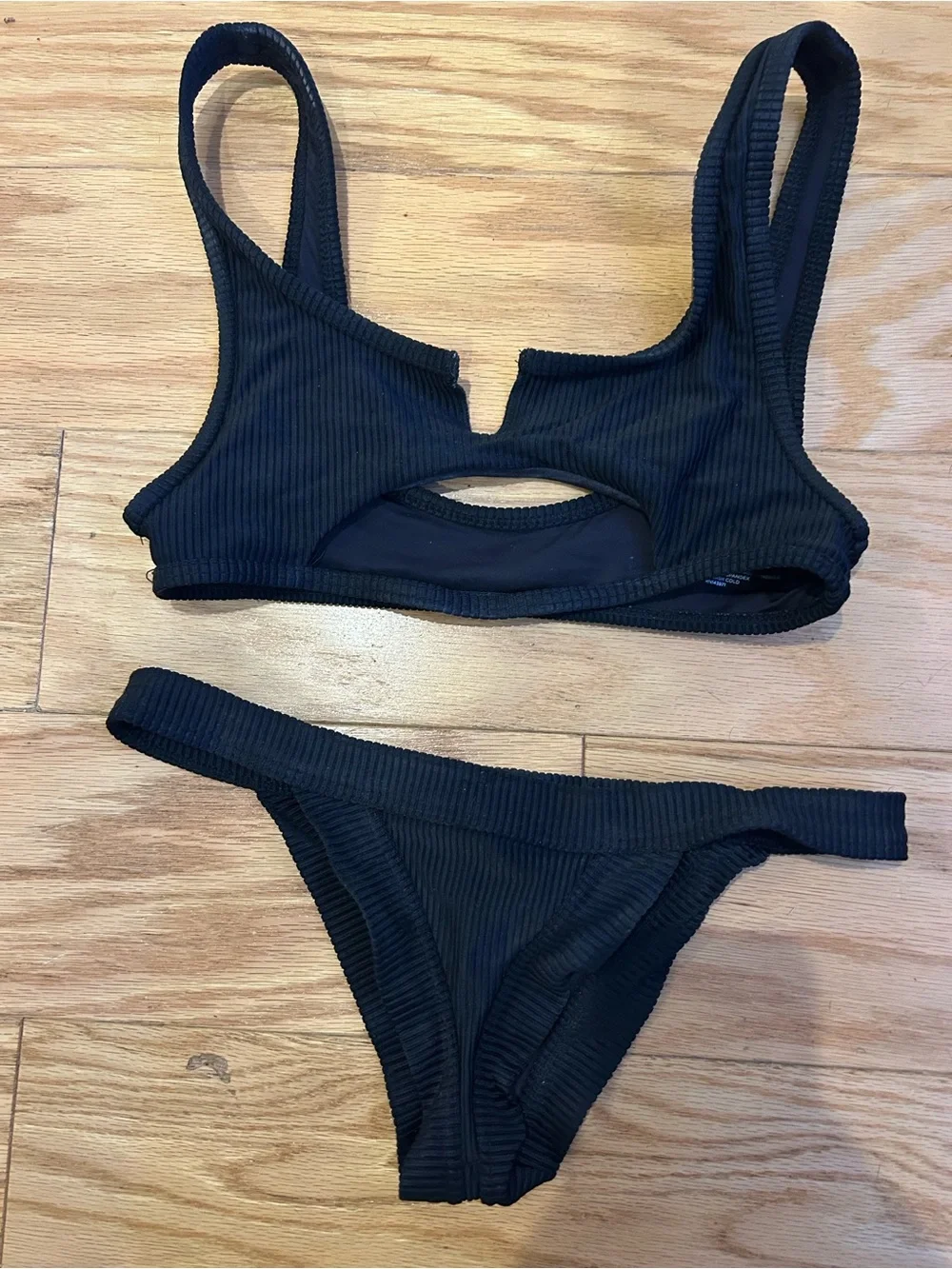 Frankie’s Bikinis